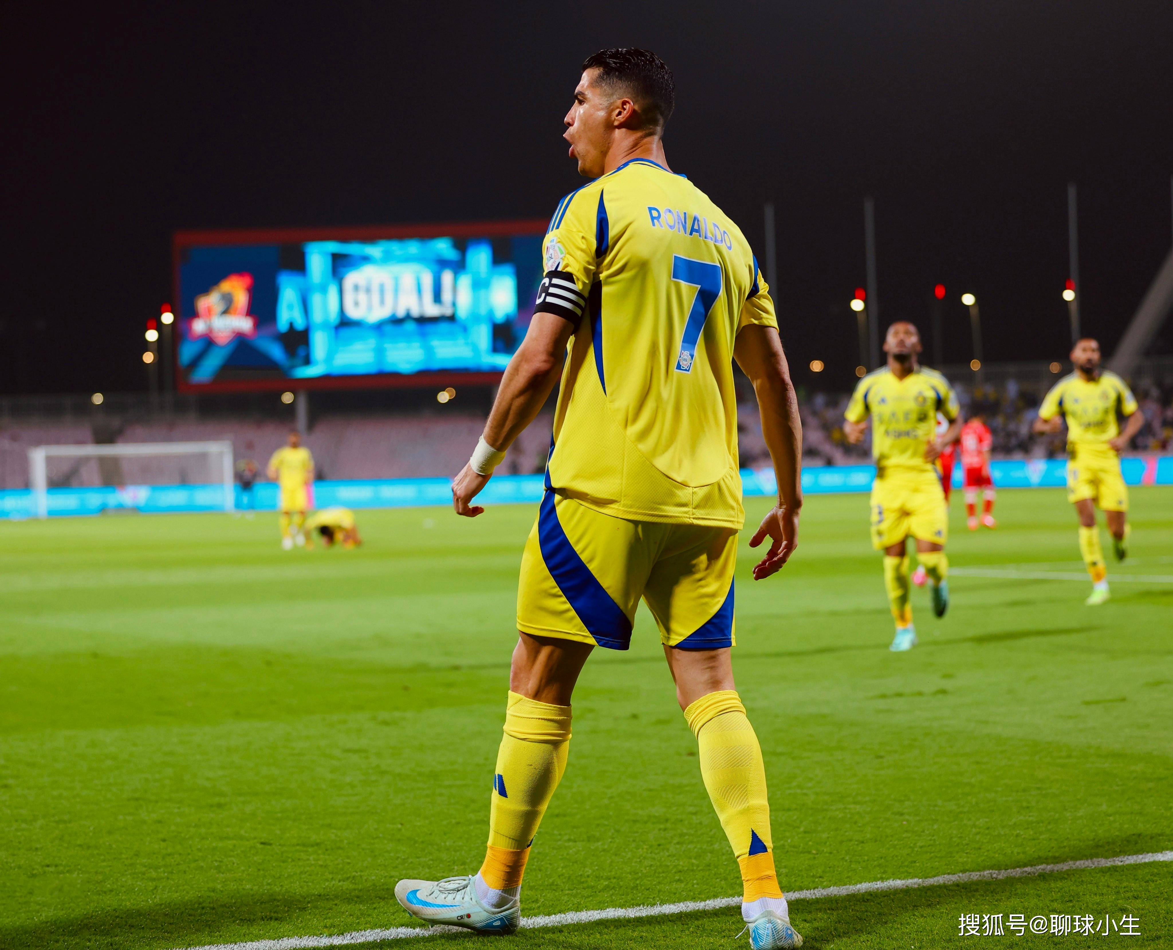 包含反败为胜首场状态出色,利物浦观众沸腾!,C罗重返赛场观众掌声雷动的词条