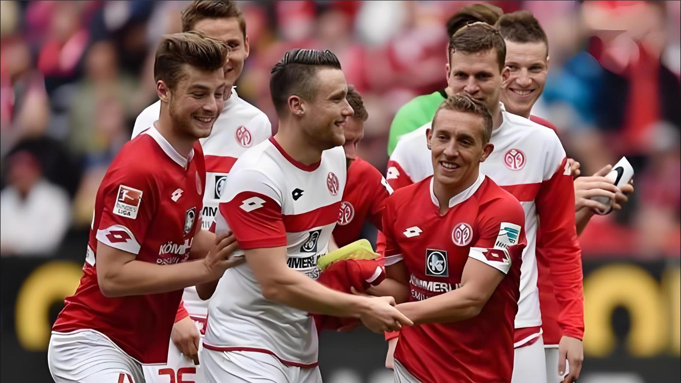 门兴格拉德巴赫内部会议纪要流出：今晨强势反弹，德国杯使命明确，资深球员宣示担当的简单介绍-ayx