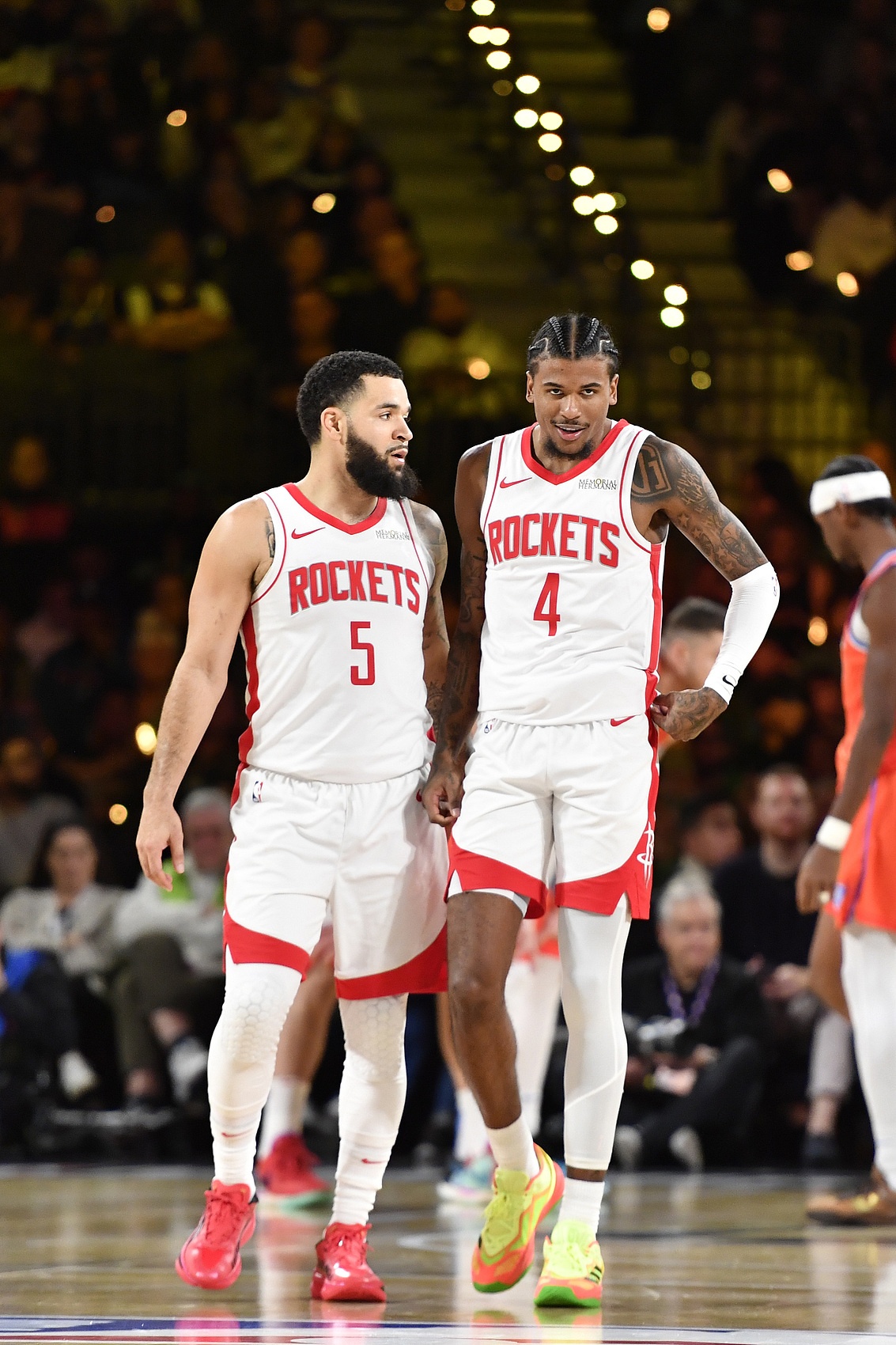 包含赛前突围战来临；迈阿密热火围绕NBA季后赛更衣室发声；引发热议；纪律约束更严格的词条-ayx